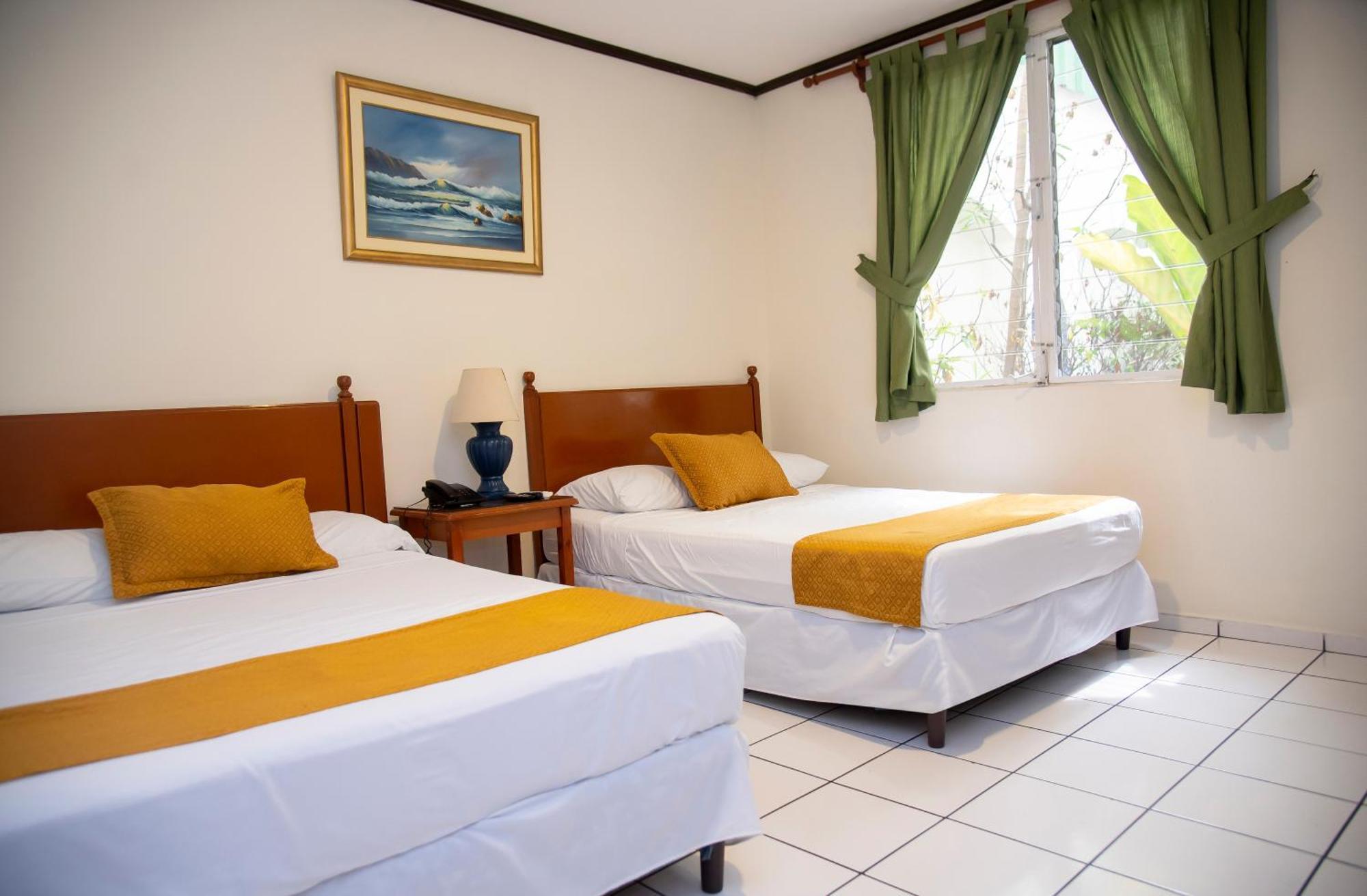 Hotel Villa Serena San Benito Сан-Сальвадор Екстер'єр фото